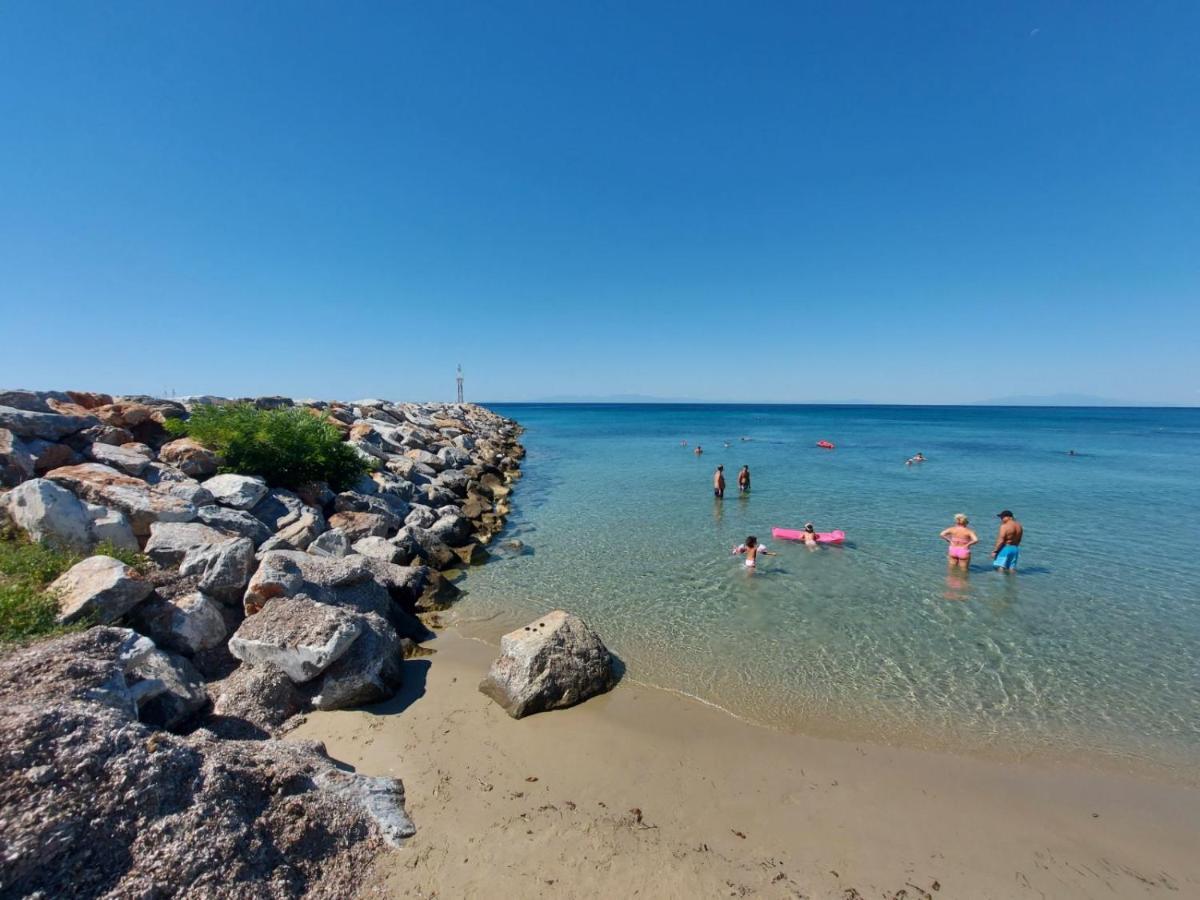 Pansion Alexandros By The Sea Aparthotel Nea Skioni Bagian luar foto