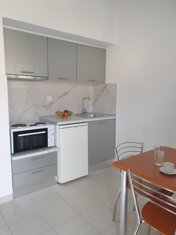Pansion Alexandros By The Sea Aparthotel Nea Skioni Bagian luar foto