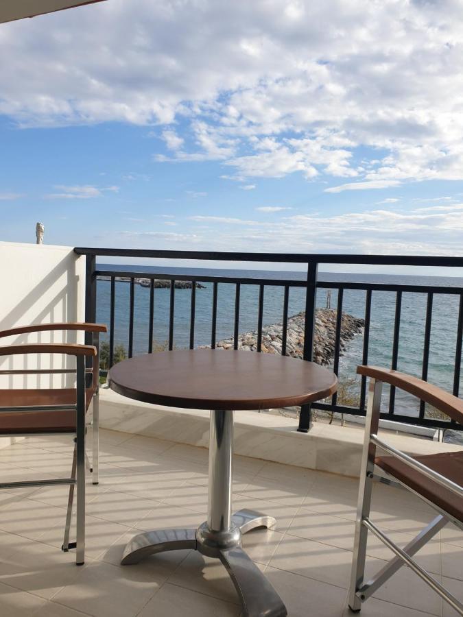 Pansion Alexandros By The Sea Aparthotel Nea Skioni Bagian luar foto