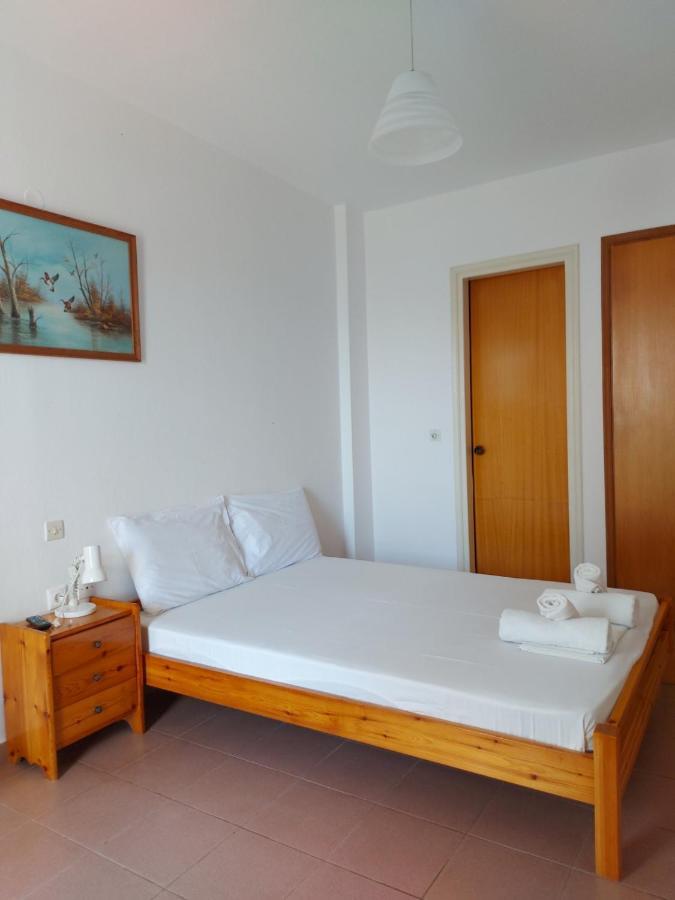 Pansion Alexandros By The Sea Aparthotel Nea Skioni Bagian luar foto