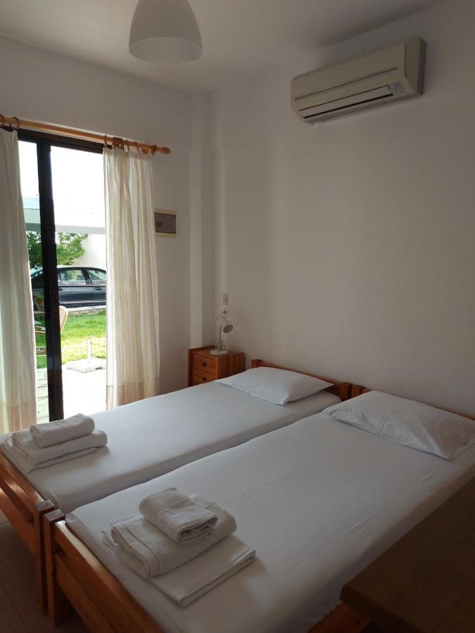 Pansion Alexandros By The Sea Aparthotel Nea Skioni Bagian luar foto
