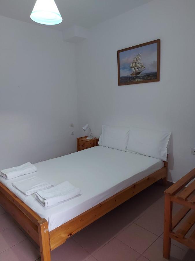 Pansion Alexandros By The Sea Aparthotel Nea Skioni Bagian luar foto
